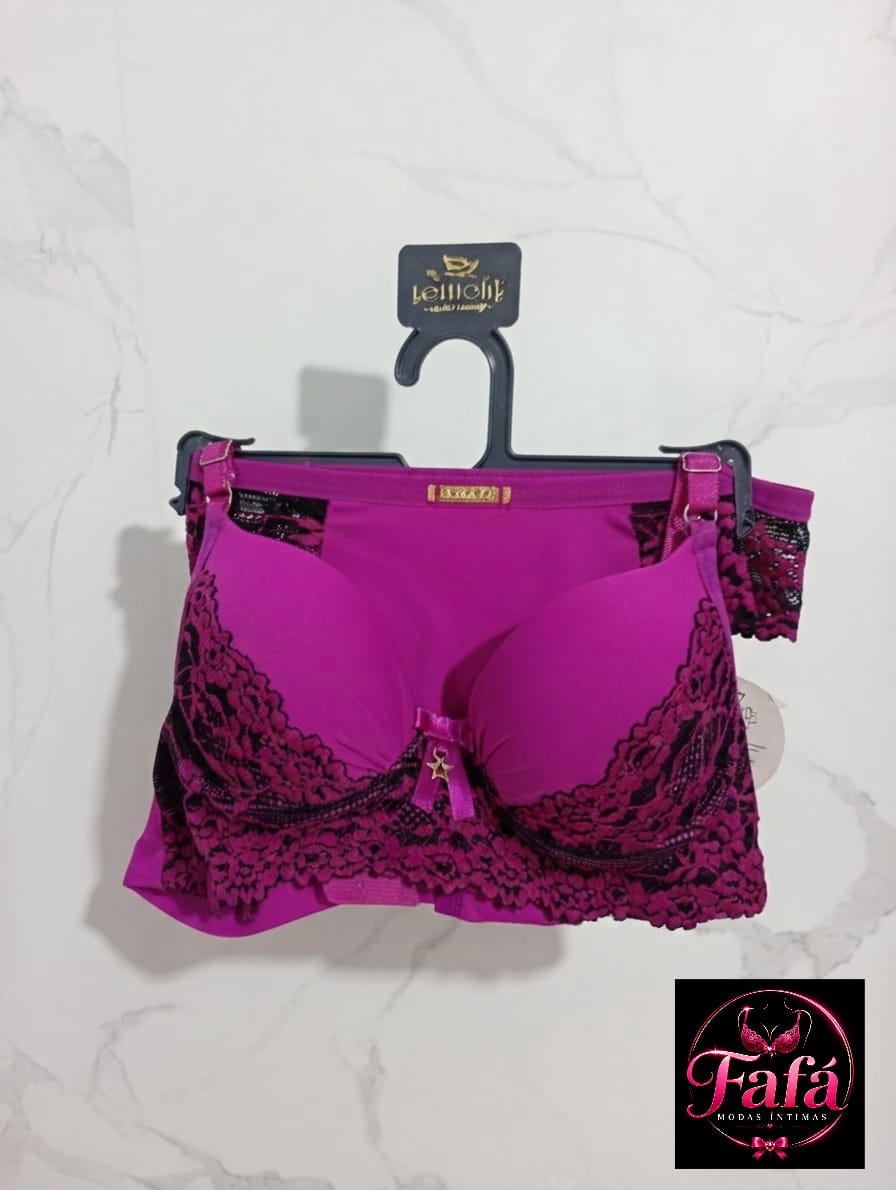 Sutiã magenta com renda preta em cabide