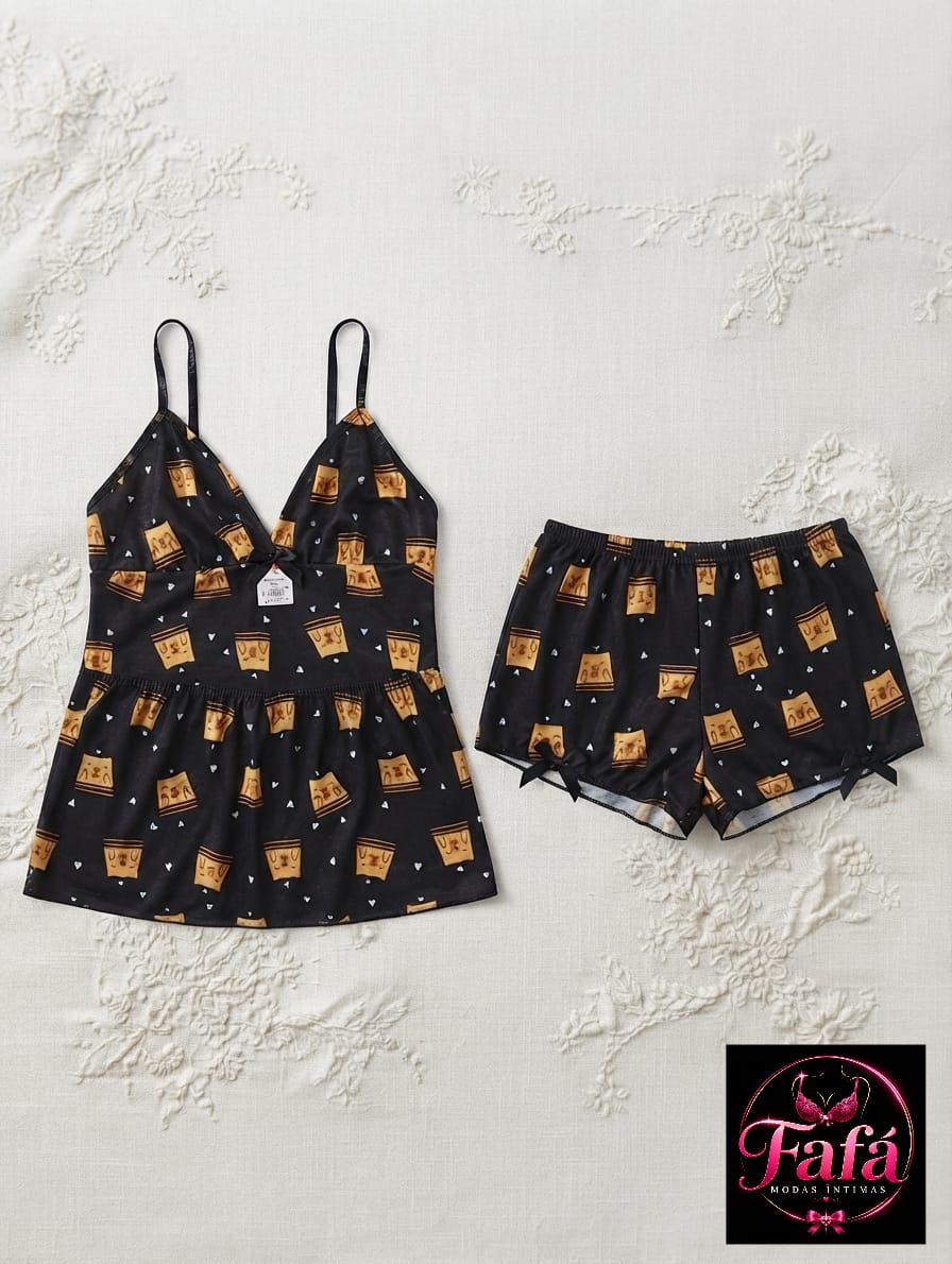 Conjunto de baby doll e shorts pretos com estampa divertida